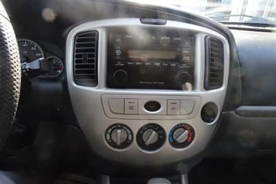 2006 Mazda Tribute i   - Photo 18 - Newark, NJ 07104