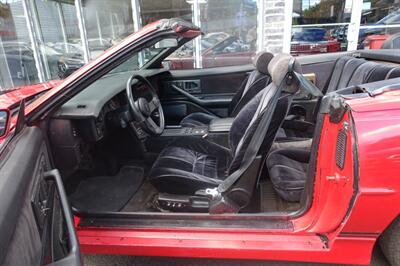 1989 Chevrolet Camaro IROC Z   - Photo 9 - Newark, NJ 07104