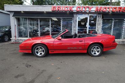 1989 Chevrolet Camaro IROC Z   - Photo 4 - Newark, NJ 07104