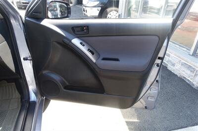 2005 Toyota Matrix - Photo 15 - Newark, NJ 07104