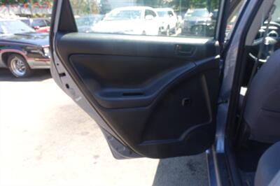 2005 Toyota Matrix - Photo 12 - Newark, NJ 07104