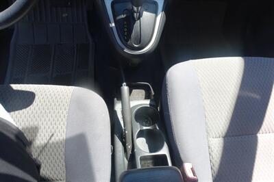 2005 Toyota Matrix - Photo 19 - Newark, NJ 07104