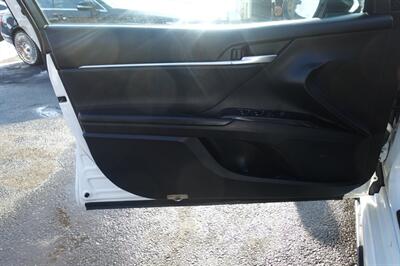 2018 Toyota Camry SE - Photo 10 - Newark, NJ 07104
