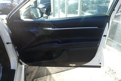 2018 Toyota Camry SE - Photo 15 - Newark, NJ 07104