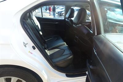 2018 Toyota Camry SE - Photo 16 - Newark, NJ 07104