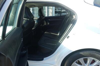 2018 Toyota Camry SE - Photo 11 - Newark, NJ 07104