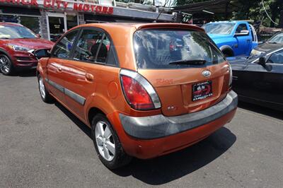 2007 Kia Rio5 SX   - Photo 6 - Newark, NJ 07104