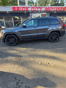 2017 Jeep Grand Cherokee Laredo - Photo 4 - Newark, NJ 07104