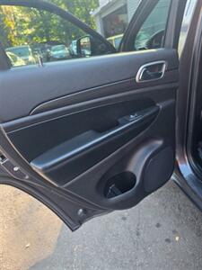 2017 Jeep Grand Cherokee Laredo - Photo 12 - Newark, NJ 07104