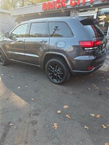 2017 Jeep Grand Cherokee Laredo - Photo 6 - Newark, NJ 07104