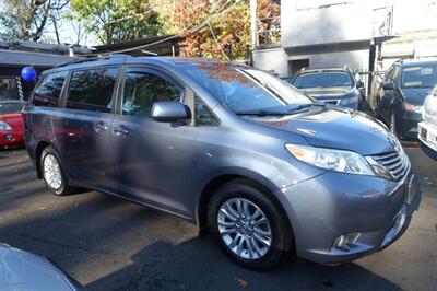 2015 Toyota Sienna XLE 7-Passenger Auto   - Photo 5 - Newark, NJ 07104