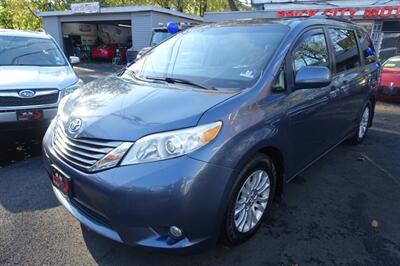 2015 Toyota Sienna XLE 7-Passenger Auto   - Photo 1 - Newark, NJ 07104