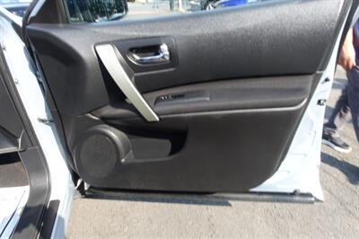 2011 Nissan Rogue SV   - Photo 14 - Newark, NJ 07104