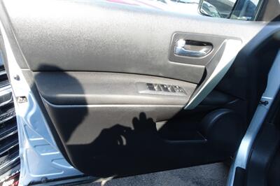 2011 Nissan Rogue SV   - Photo 9 - Newark, NJ 07104