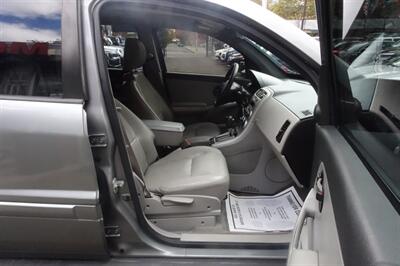 2005 Chevrolet Equinox LT   - Photo 14 - Newark, NJ 07104