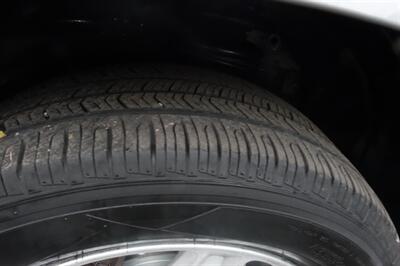 2005 Chevrolet Equinox LT   - Photo 23 - Newark, NJ 07104