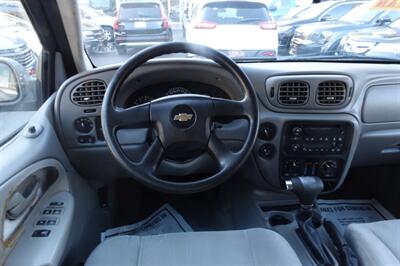 2008 Chevrolet Trailblazer LT1   - Photo 12 - Newark, NJ 07104