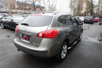 2010 Nissan Rogue SL - Photo 8 - Newark, NJ 07104