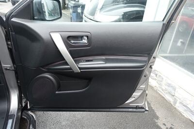 2010 Nissan Rogue SL - Photo 15 - Newark, NJ 07104