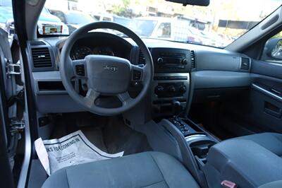 2006 Jeep Grand Cherokee Laredo   - Photo 16 - Newark, NJ 07104