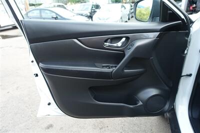 2018 Nissan Rogue SV - Photo 10 - Newark, NJ 07104