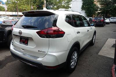 2018 Nissan Rogue SV - Photo 8 - Newark, NJ 07104