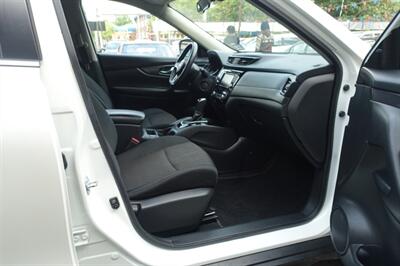 2018 Nissan Rogue SV - Photo 14 - Newark, NJ 07104