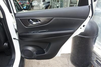 2018 Nissan Rogue SV - Photo 17 - Newark, NJ 07104