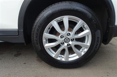 2018 Nissan Rogue SV - Photo 21 - Newark, NJ 07104