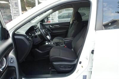 2018 Nissan Rogue SV - Photo 9 - Newark, NJ 07104