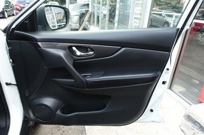 2018 Nissan Rogue SV - Photo 15 - Newark, NJ 07104
