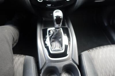 2018 Nissan Rogue SV - Photo 18 - Newark, NJ 07104