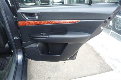 2012 Subaru Outback 2.5i Limited   - Photo 17 - Newark, NJ 07104
