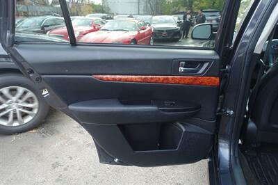 2012 Subaru Outback 2.5i Limited   - Photo 12 - Newark, NJ 07104