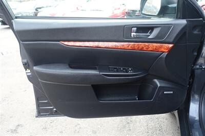 2012 Subaru Outback 2.5i Limited   - Photo 10 - Newark, NJ 07104