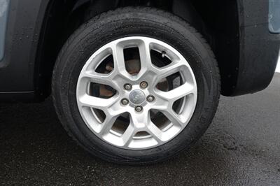 2017 Jeep Renegade Latitude   - Photo 24 - Newark, NJ 07104