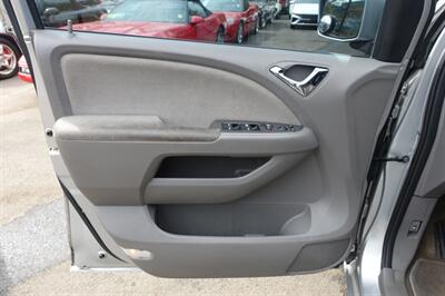 2010 Honda Odyssey EX w/DVD - Photo 10 - Newark, NJ 07104