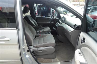 2010 Honda Odyssey EX w/DVD - Photo 13 - Newark, NJ 07104