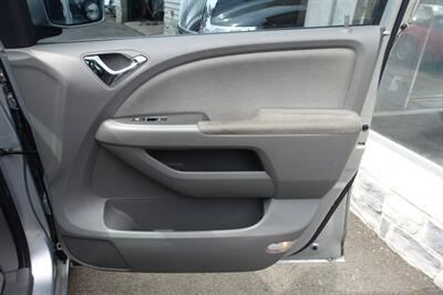 2010 Honda Odyssey EX w/DVD - Photo 14 - Newark, NJ 07104