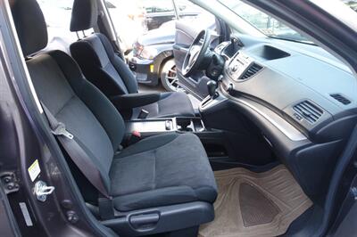 2013 Honda CR-V LX - Photo 15 - Newark, NJ 07104