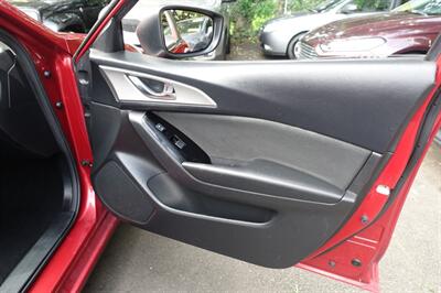 2017 Mazda Mazda3 Sport - Photo 14 - Newark, NJ 07104