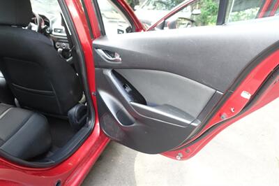 2017 Mazda Mazda3 Sport - Photo 16 - Newark, NJ 07104