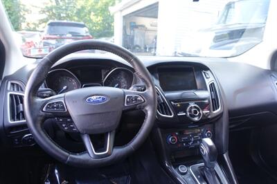 2017 Ford Focus Titanium - Photo 13 - Newark, NJ 07104