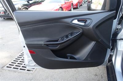 2017 Ford Focus Titanium - Photo 10 - Newark, NJ 07104