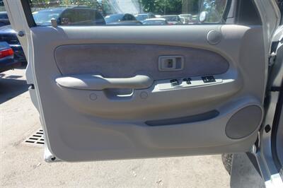 2003 Toyota Tacoma - Photo 10 - Newark, NJ 07104