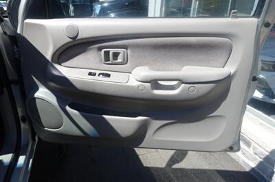 2003 Toyota Tacoma - Photo 14 - Newark, NJ 07104