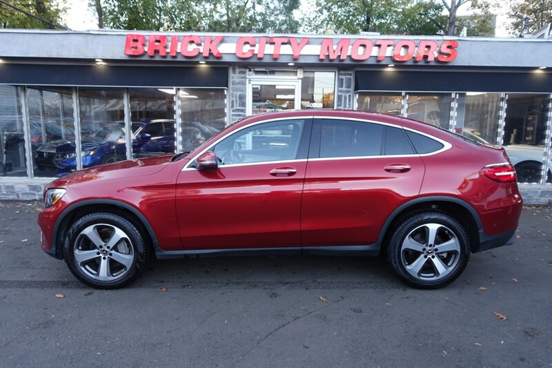 2019 Mercedes Benz GLC 300 4MATIC photo 2