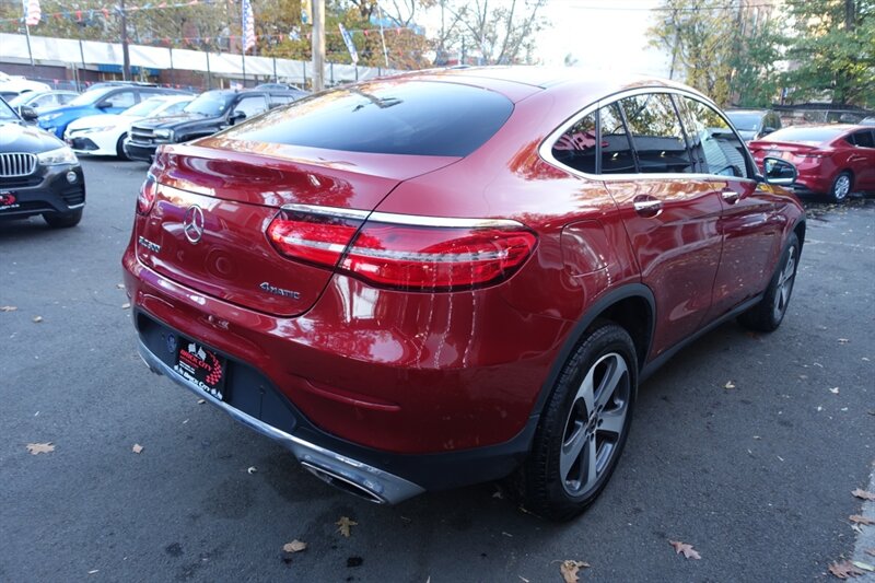 2019 Mercedes Benz GLC 300 4MATIC photo 3