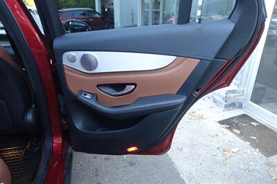 2019 Mercedes-Benz GLC GLC 300 4MATIC   - Photo 17 - Newark, NJ 07104