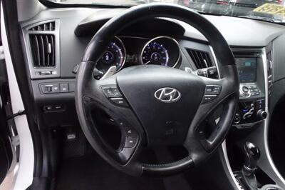 2013 Hyundai SONATA Limited - Photo 23 - Newark, NJ 07104
